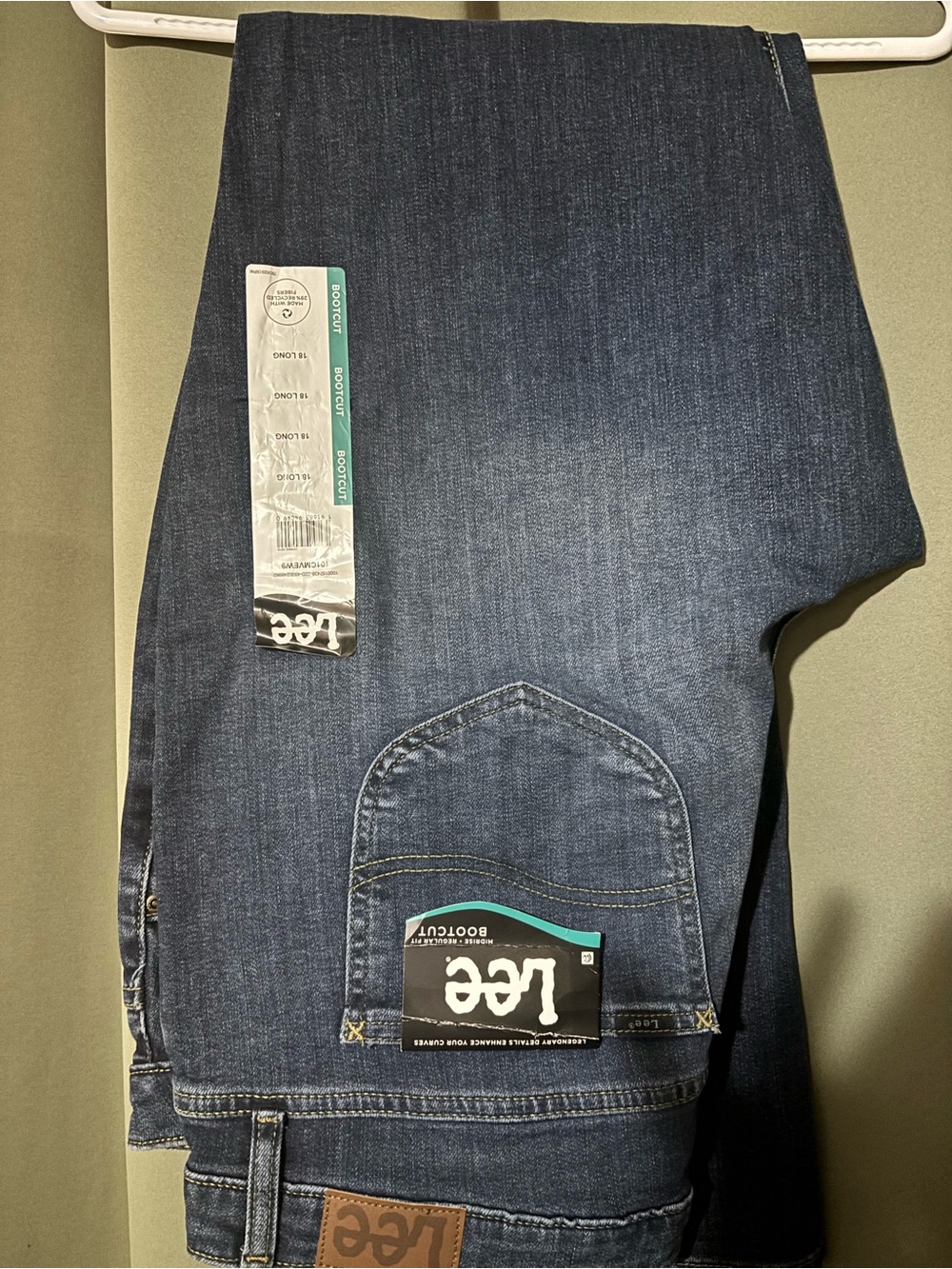 Lee Men’s Dark Indigo Bootcut Jeans